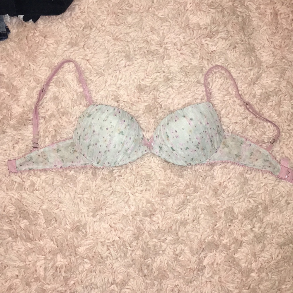 Delicate Victoria's Secret bra